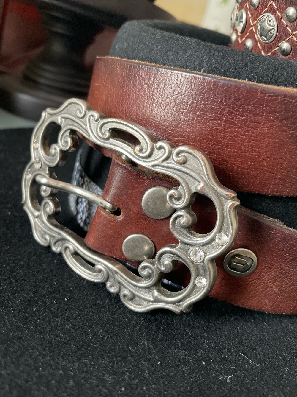 BKE Studded Rhinestone Brown Leather Belt with Ornate Silver Buckle 33-38” - Picture 2 of 7